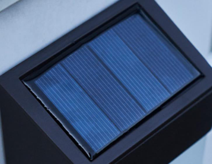 Frendorf | SolAura Frosted Glas Außenleuchte | Solar LED Wandleuchte | Wasserdicht & Energiesparend