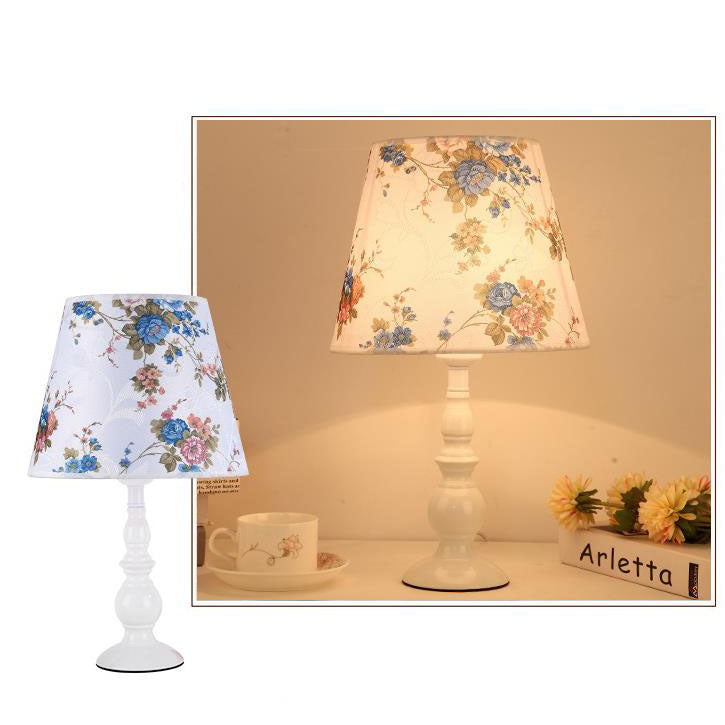 Frendorf | LiliaBloom Exklusive Tischlampe mit Stoffschirm | Blumenmotiv | Vase-Design | LED-Dimmfunktion | Elegante Beleuchtung für Zuhause