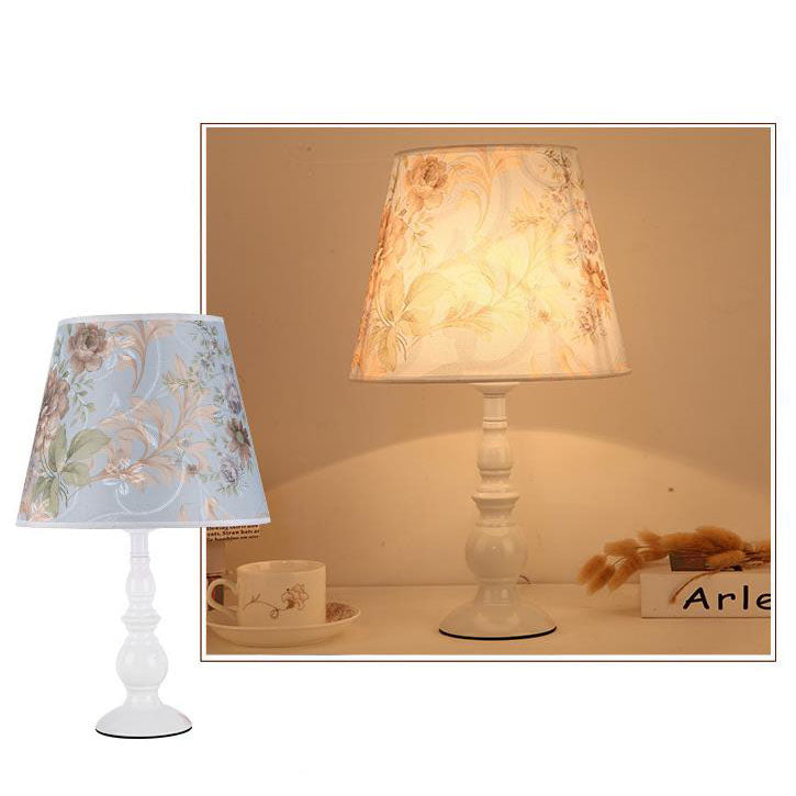 Frendorf | LiliaBloom Exklusive Tischlampe mit Stoffschirm | Blumenmotiv | Vase-Design | LED-Dimmfunktion | Elegante Beleuchtung für Zuhause