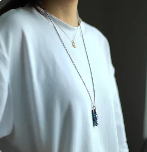 Frendorf | Parfümiertes Anhänger-Halsband | Edelstahl | Austauschbare Aromatische Scheiben