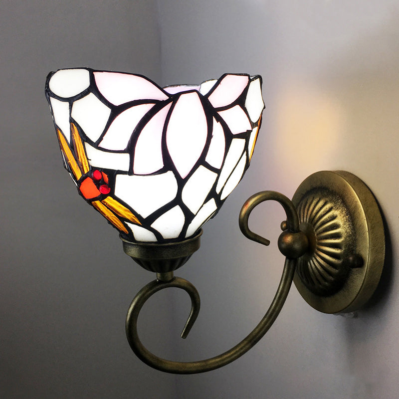 Metall Messing Wandlampe Gewunden Arm 1-Licht Tiffany Wandhängelampe mit geometrisch geschnittenem Glasschirm