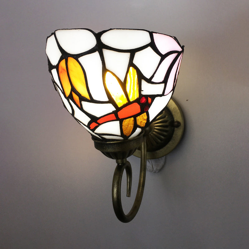 Metall Messing Wandlampe Gewunden Arm 1-Licht Tiffany Wandhängelampe mit geometrisch geschnittenem Glasschirm