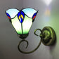 Metall Messing Wandlampe Gewunden Arm 1-Licht Tiffany Wandhängelampe mit geometrisch geschnittenem Glasschirm