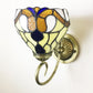 Metall Messing Wandlampe Gewunden Arm 1-Licht Tiffany Wandhängelampe mit geometrisch geschnittenem Glasschirm