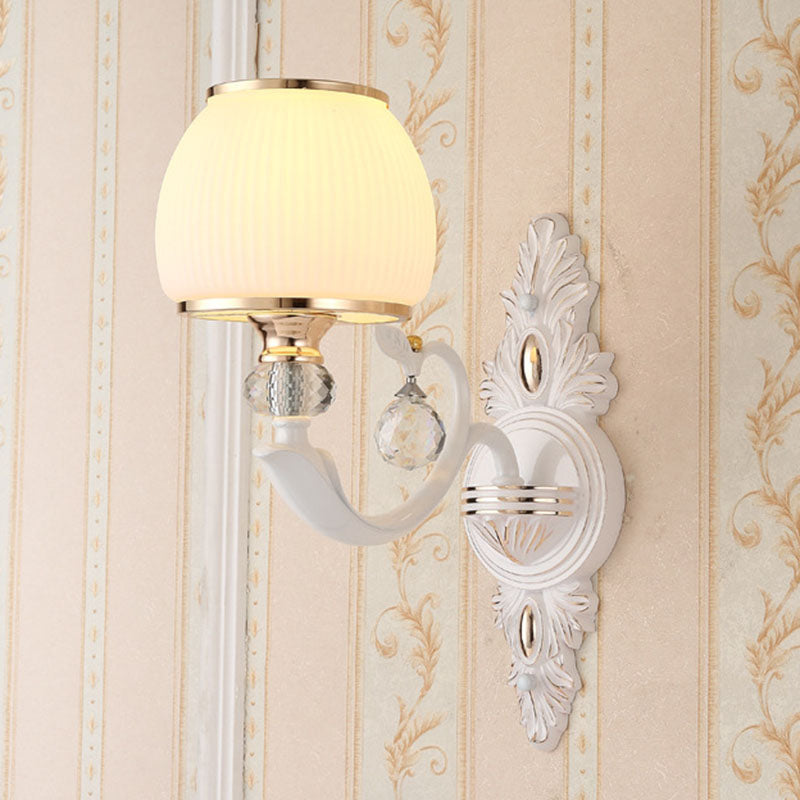 Frendorf | Gebogen Arm Metaal Muurverlichting Moderne Gouden Wandverlichtingsideeën met Geometrische Glazen Schaduw