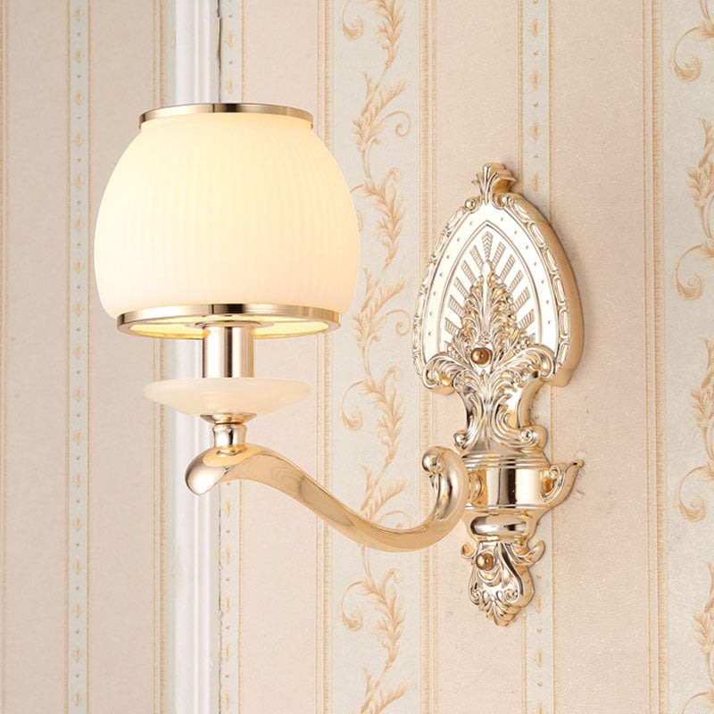 Frendorf | Gebogen Arm Metaal Muurverlichting Moderne Gouden Wandverlichtingsideeën met Geometrische Glazen Schaduw
