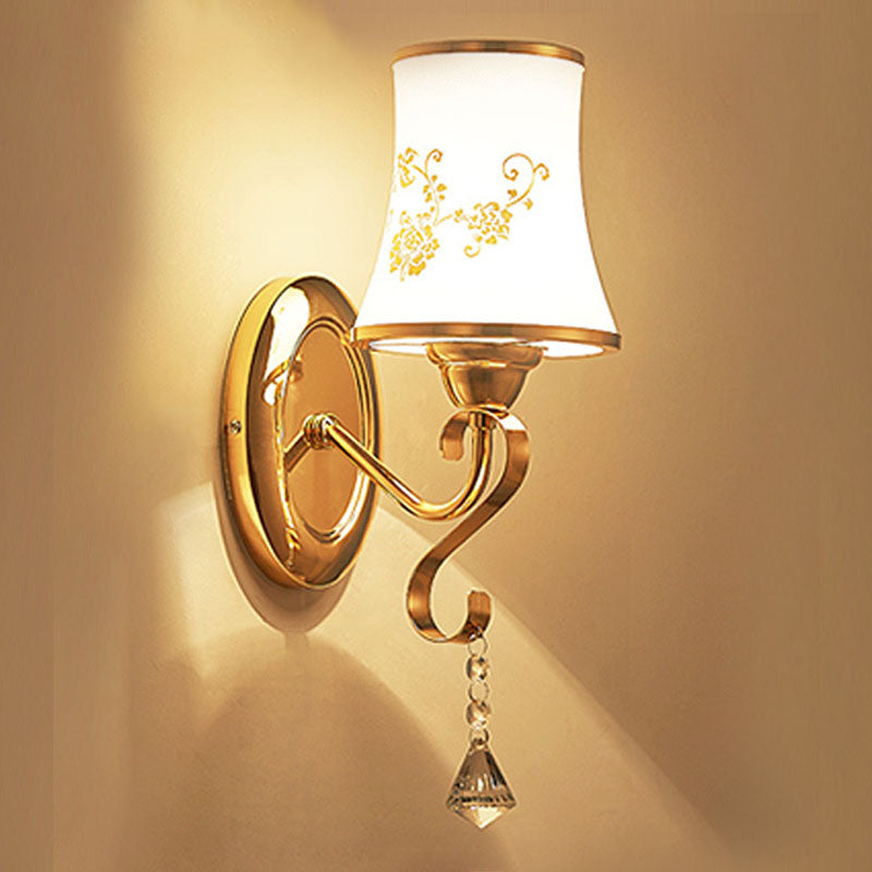 Frendorf | Kromming Wandgemonteerde Lamp Hedendaagse Metallische Gouden Wandlamp met Geometrische Glazen Schaduw