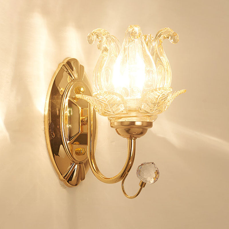 Frendorf | Kromming Wandgemonteerde Lamp Hedendaagse Metallische Gouden Wandlamp met Geometrische Glazen Schaduw