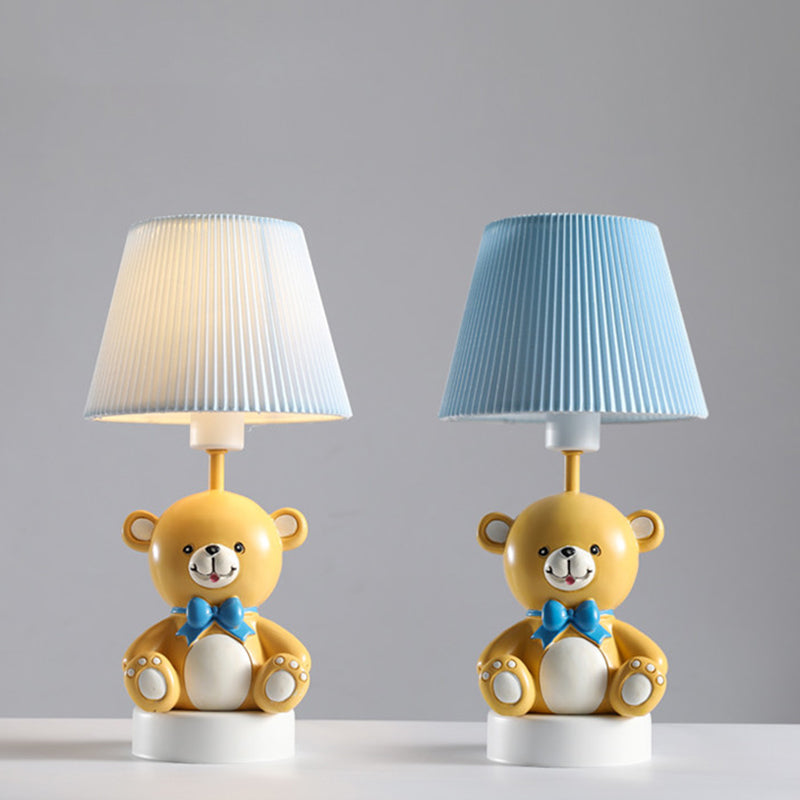Empire Shade Tischlampe Cartoon Stoff Einzel-Glühbirne Weiße Nachttischlampe mit Pferdebasis