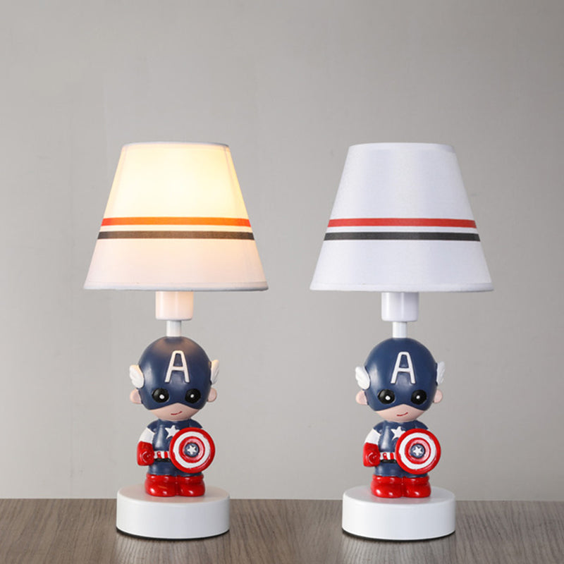 Empire Shade Tischlampe Cartoon Stoff Einzel-Glühbirne Weiße Nachttischlampe mit Pferdebasis