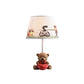 Nordic Empire Shade Tischlampe Stoff 1 Glühbirne Schlafzimmer Nachttischlampe mit Figur