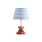 Nordic Empire Shade Tischlampe Stoff 1 Glühbirne Schlafzimmer Nachttischlampe mit Figur