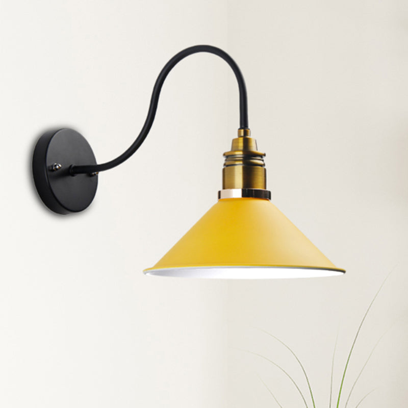 Frendorf | 1 Licht Pendelleuchte Industrielle Metallkegel Bronze/Schwarz/Weiß Hängelampe für Innenräume mit gebogenem Arm