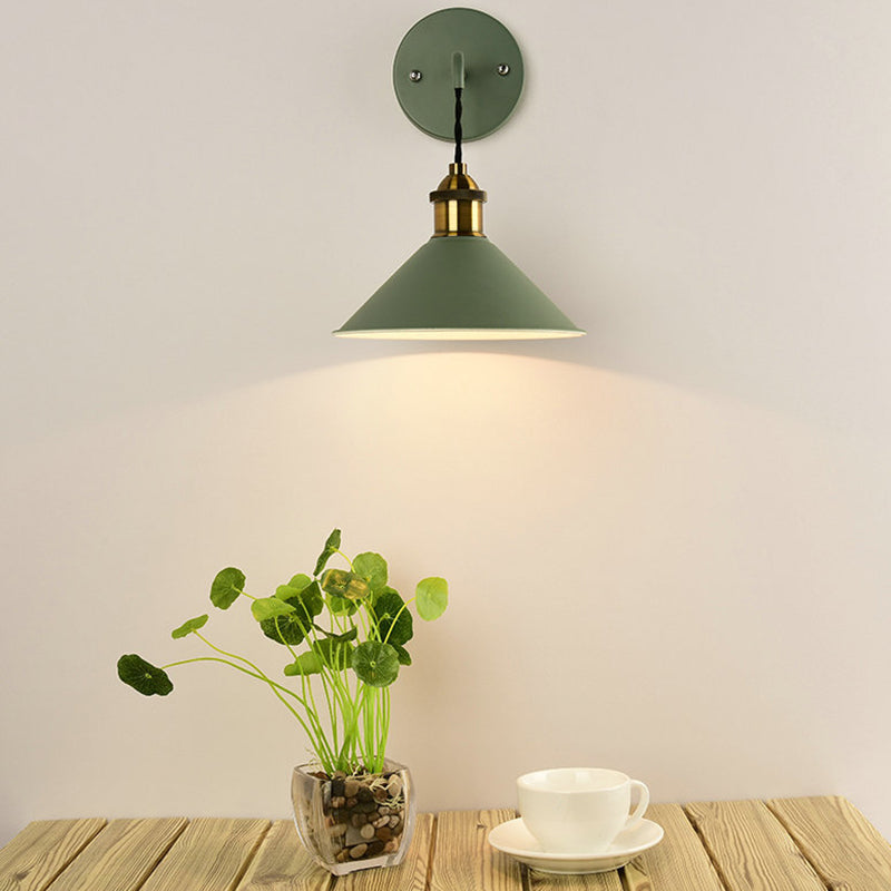 Frendorf | Kegel Shade Metaal Wandlamp Verlichting Industrieel Enkelvoudige Gloeilamp Woonkamer Muur Gemonteerde Lamp in Zwart/Grijs/Wit