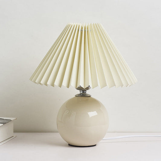 Globe Nachttischlampe Keramik Modern Nachttischbeleuchtung mit konischem plissiertem Schirm