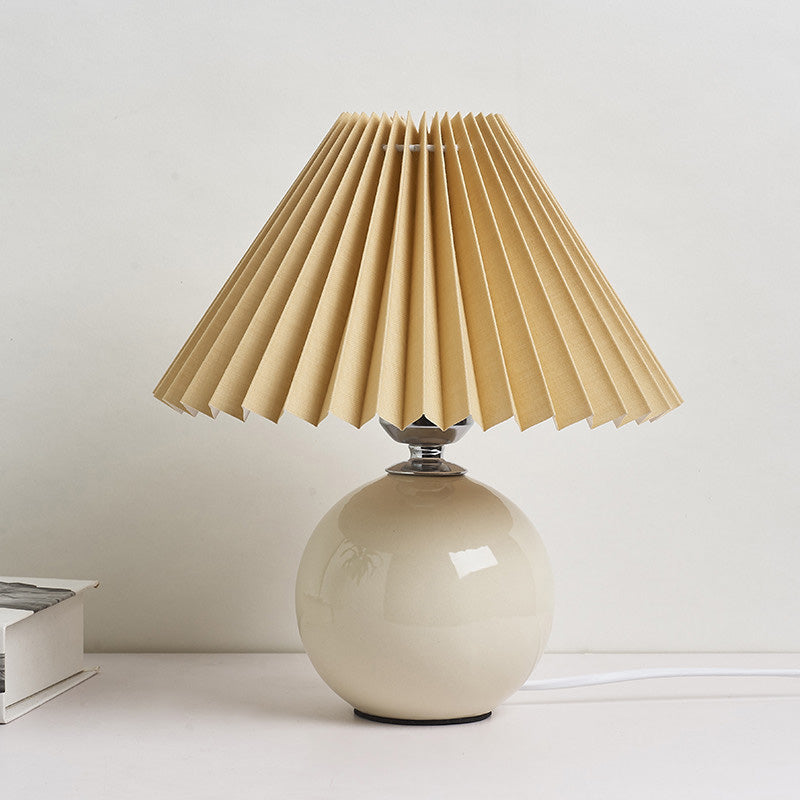 Globe Nachttischlampe Keramik Modern Nachttischbeleuchtung mit konischem plissiertem Schirm