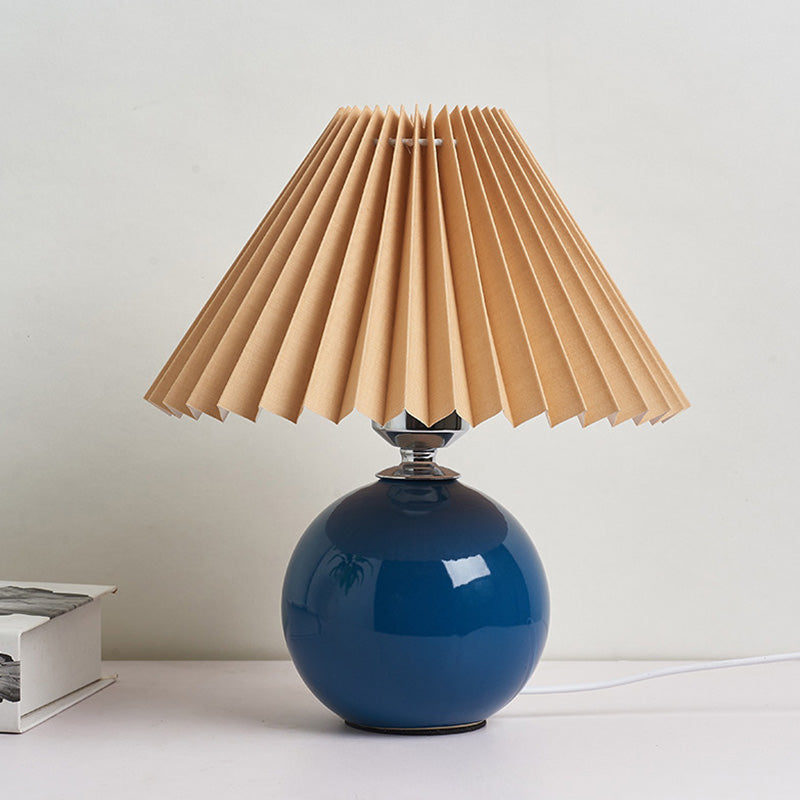 Globe Nachttischlampe Keramik Modern Nachttischbeleuchtung mit konischem plissiertem Schirm