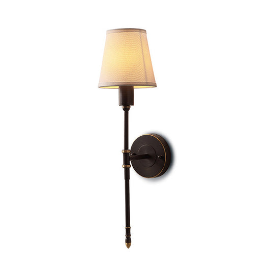Frendorf | 1 Glühbirne Metall Wandleuchte Traditionelle Schwarze Verlängerte Nachttisch Wandlampe mit Konischem Stoffschirm