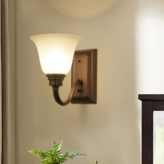 Frendorf | 1-Licht Crème Glas Wandlamp Traditionele Bruin Uitlopende Vorm Bedlamp Wandlicht Armatuur