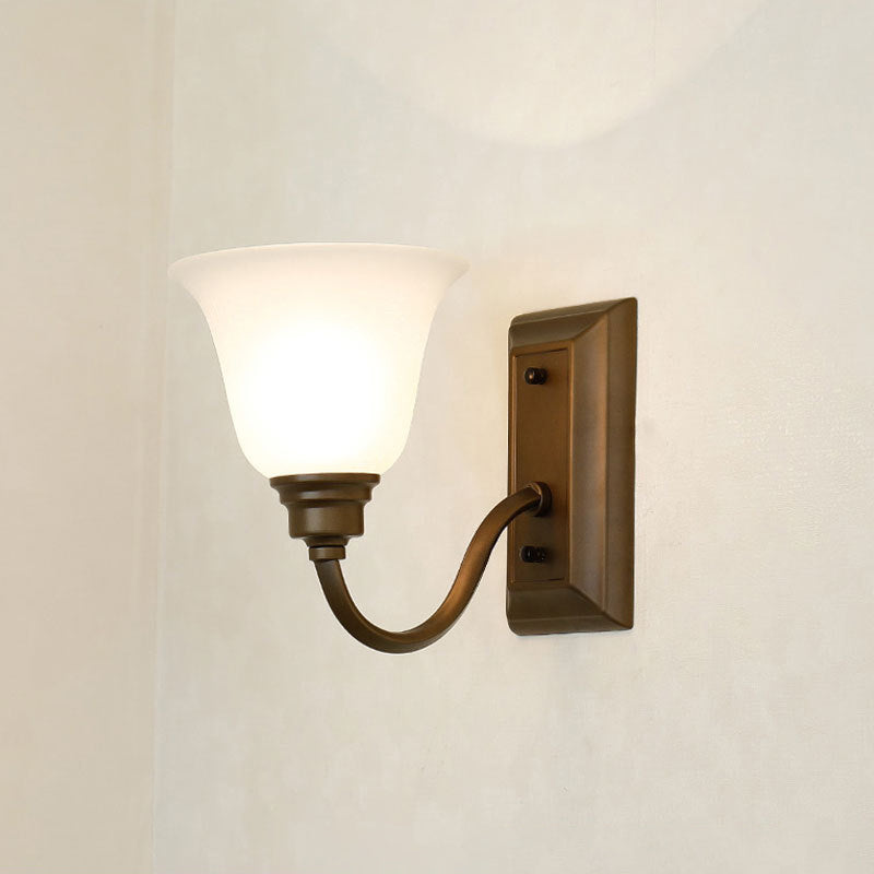 Frendorf | 1-Licht Crème Glas Wandlamp Traditionele Bruin Uitlopende Vorm Bedlamp Wandlicht Armatuur
