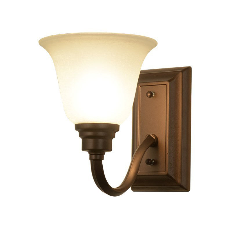Frendorf | 1-Licht Crème Glas Wandlamp Traditionele Bruin Uitlopende Vorm Bedlamp Wandlicht Armatuur