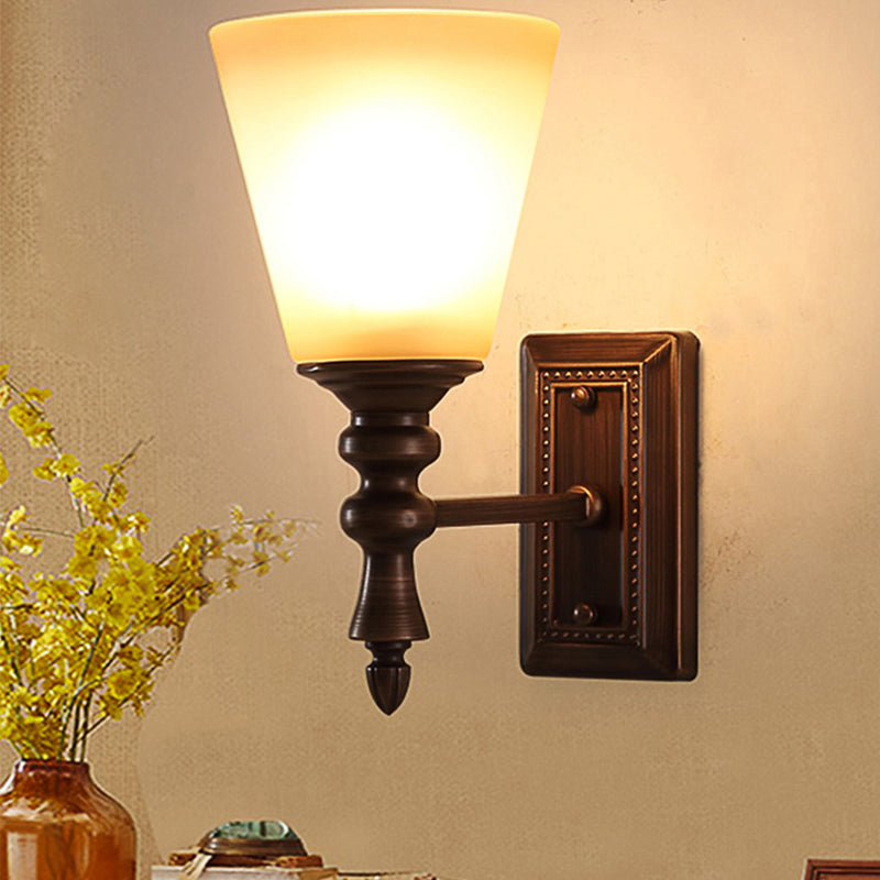 Frendorf | 1-Licht Crème Glas Wandlamp Vintage Bruine Conus Shade Woonkamer Wand Gemonteerde Lamp