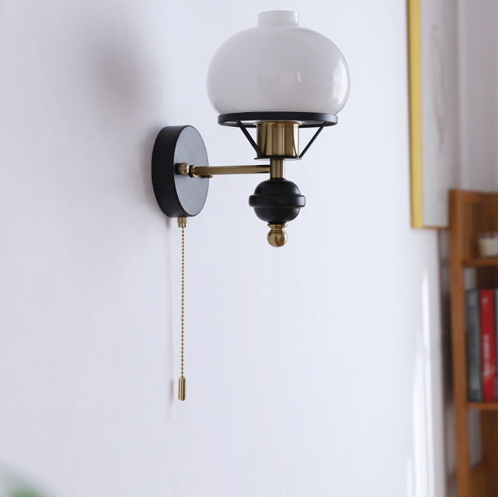 Frendorf | GeoLuxe Französische Geometrische Wandlampe | Eisen & Glas | 1-Licht Design für Wohnzimmer