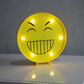 Gelbe Emoji-förmige Batterietischbeleuchtung Kunst Dekor Kunststoff LED Nachttischlampe für Schlafzimmer
