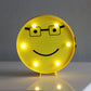 Gelbe Emoji-förmige Batterietischbeleuchtung Kunst Dekor Kunststoff LED Nachttischlampe für Schlafzimmer