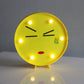 Gelbe Emoji-förmige Batterietischbeleuchtung Kunst Dekor Kunststoff LED Nachttischlampe für Schlafzimmer