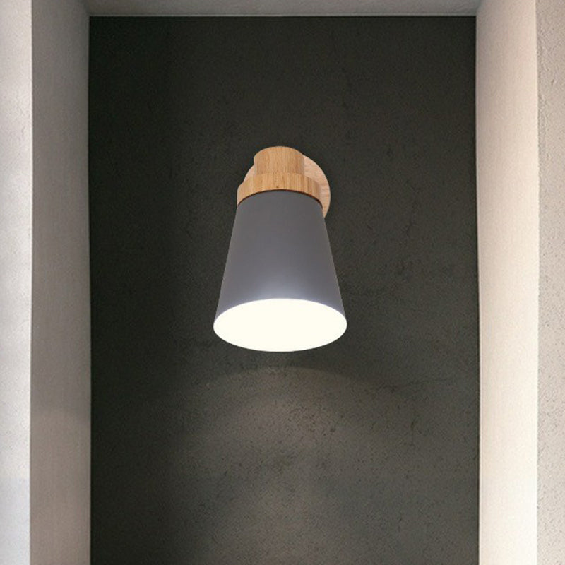 Frendorf | Metallic Swivel Shade Wandleuchte Macaron 1 Glühbirne Schlafzimmer Wandleuchte aus Holz