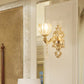 Blumenstrukturiertes Glas-Wandlicht Antikes Wohnzimmer-Wandleuchten-Accessoire mit Kristallakzent in Gold