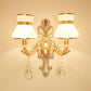 Blumenstrukturiertes Glas-Wandlicht Antikes Wohnzimmer-Wandleuchten-Accessoire mit Kristallakzent in Gold