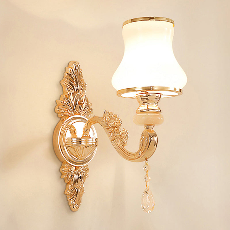 Frendorf | Goldene Blumen-Wandlampe Retro-Stil mattglas Wohnzimmer Wandleuchte mit Kristallakzent