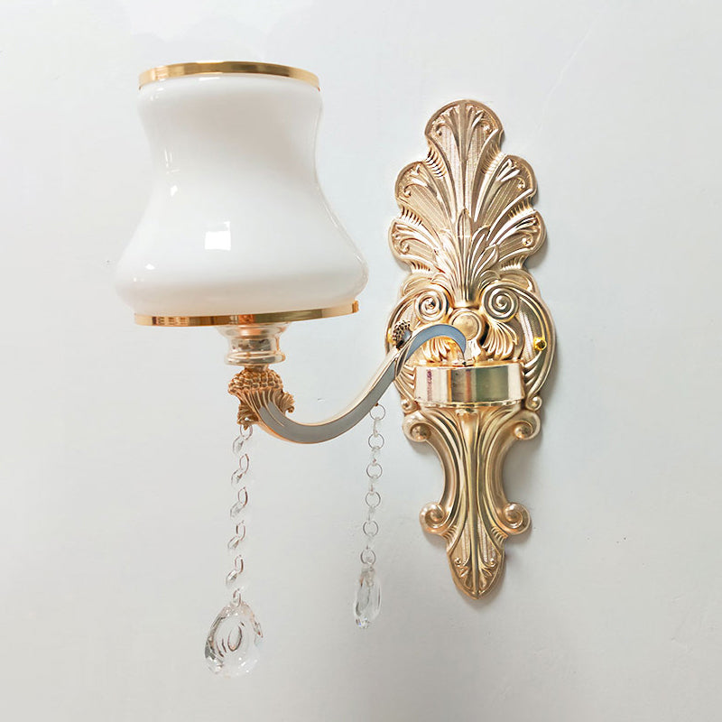 Frendorf | Goldene Blumen-Wandlampe Retro-Stil mattglas Wohnzimmer Wandleuchte mit Kristallakzent