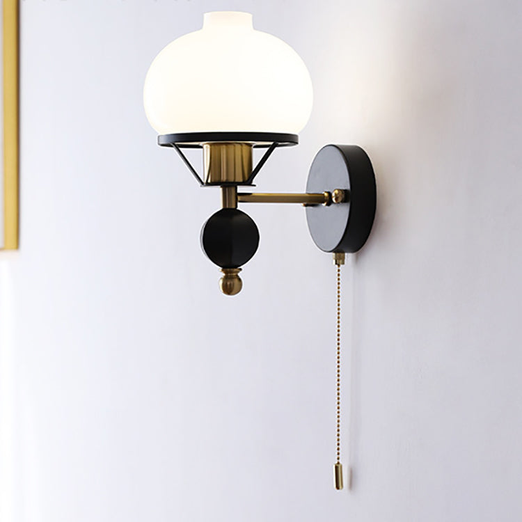 Frendorf | GeoLuxe Französische Geometrische Wandlampe | Eisen & Glas | 1-Licht Design für Wohnzimmer