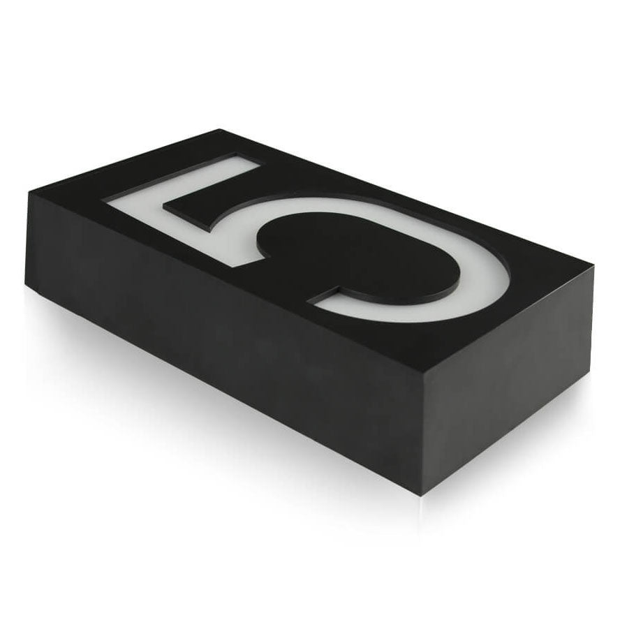 Frendorf | LumenSign Solar LED Wandleuchte | Türschild mit RGB-Beleuchtung | Außenleuchte | Modernes Design