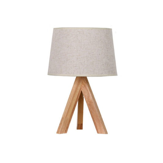 Schlanke Tischbeleuchtung Einfachheit Stoff 1 Glühlampe Nachttischlampe mit Holz-Stativ in Weiß
