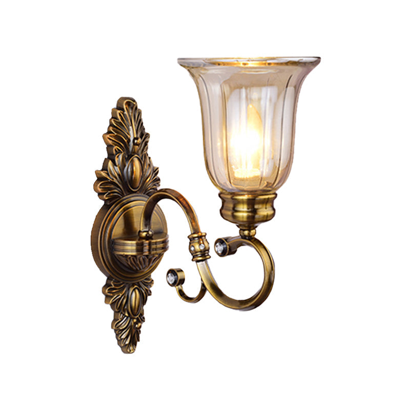 Frendorf | 1/2-Licht Klar Glas Wandlicht Traditionelle Bronze Glockenschirm Esszimmer Wandlampe mit geschwungenem Arm