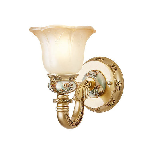 Frendorf | 1 Glühbirne Weißes Glas Wandlaterne Traditionelle Goldene Florale Shade Esszimmer Wandlicht mit Bogenarm