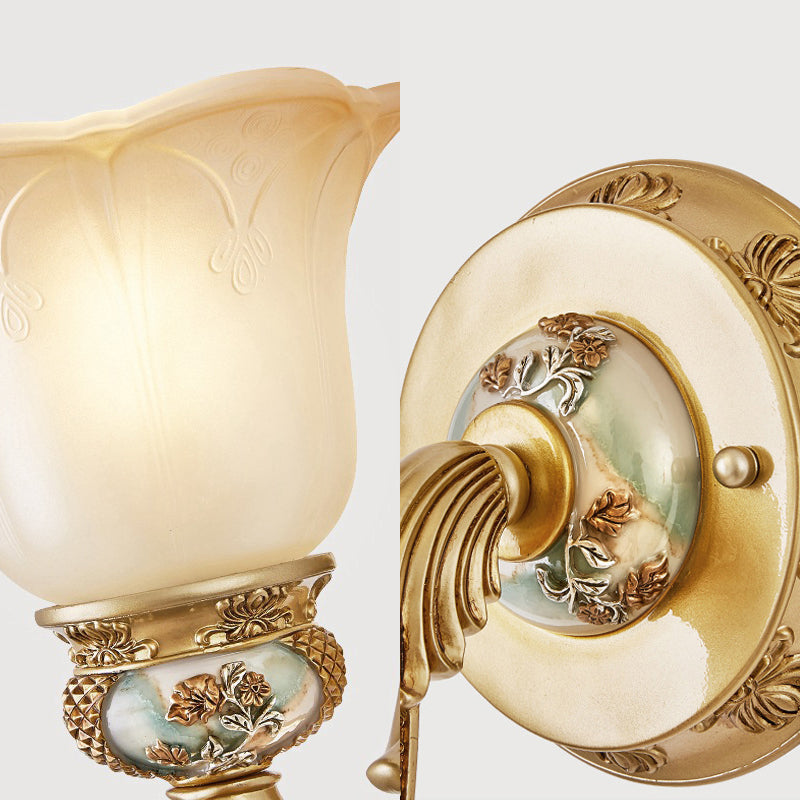 Frendorf | 1 Glühbirne Weißes Glas Wandlaterne Traditionelle Goldene Florale Shade Esszimmer Wandlicht mit Bogenarm