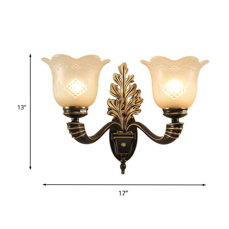 Frendorf | 1/2-Licht Wandleuchte Vintage Blossom geschnitzte Glas Wandlampe mit gebogenem Arm in Schwarz für das Wohnzimmer