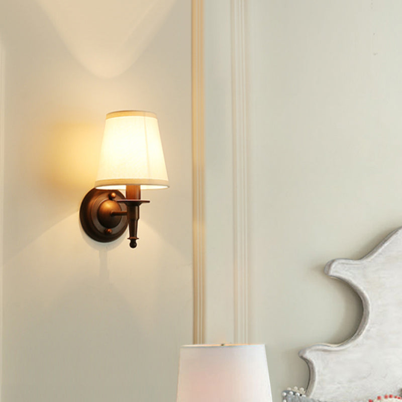 Frendorf | Traditionele Bucket Wandlamp 1 Kop Stof Wandarmatuur in Donkerbruin voor de Woonkamer