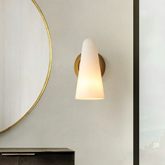 Frendorf | 1-Licht Wohnzimmer Wandbeleuchtung Minimalismus Gold Wandleuchte mit kegelförmigem satiniertem Glasschirm