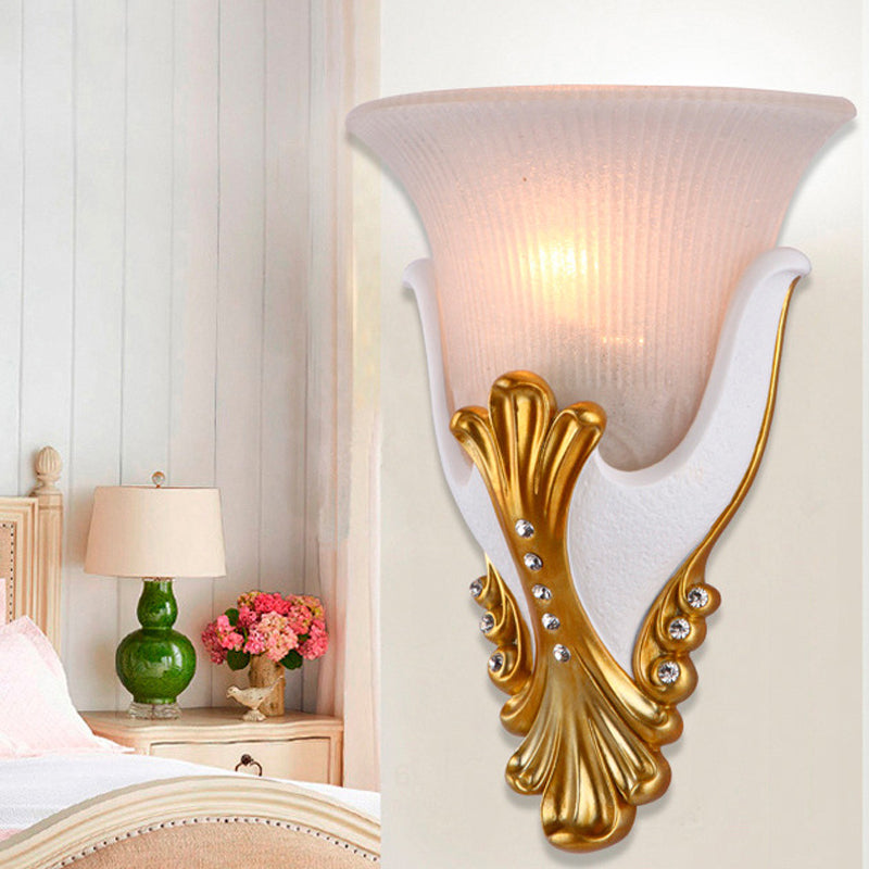 Frendorf | 1 Licht Ribbelglas Wandlamp Vintage Wit/Gele Belvormige Nachtkastlamp, 9.5"/13" Breed