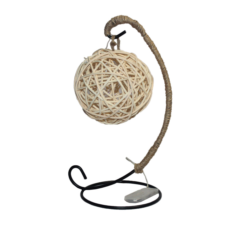 Frendorf | Rattan Ball Batterij Aangedreven Nachtlamp Kids Witte LED Tafelverlichting met Gebogen Arm