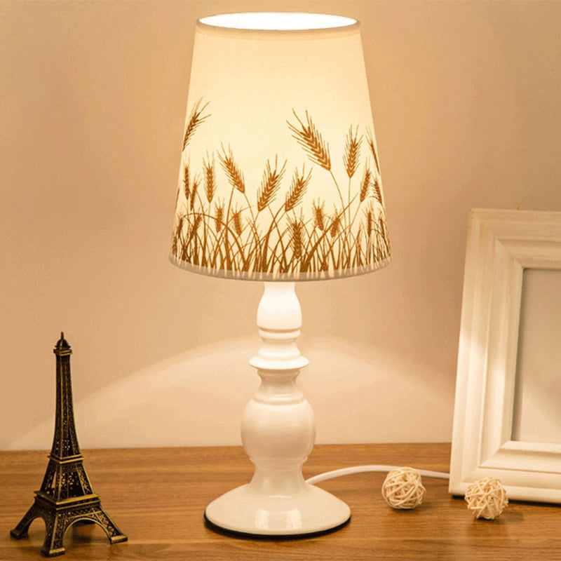Frendorf | Lumivelle – Klassische weiße Tischlampe