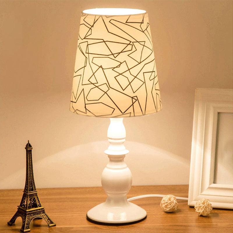 Frendorf | Lumivelle – Klassische weiße Tischlampe