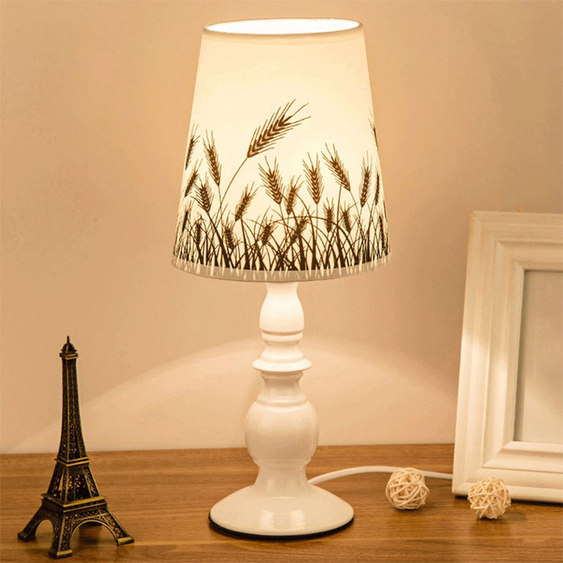 Frendorf | Lumivelle – Klassische weiße Tischlampe
