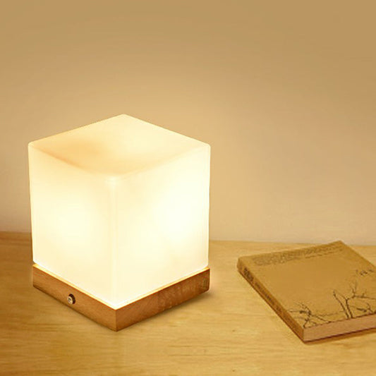 Cubic Mini Nachtlicht Nordisch Weißes Glas 1 Kopf Schlafzimmer Tischlampe mit Holzsockel